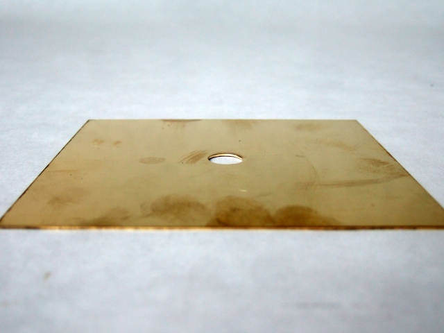 真鍮製品_穴あき真鍮板_4角形_一辺:10cm_穴の大きさ:10mm 真鍮製品_穴あき真鍮板_4角形_一辺:10cm_穴の大きさ:10mm