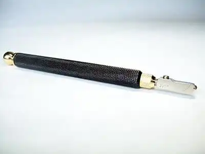 ステンドグラス,ガラスカッター
