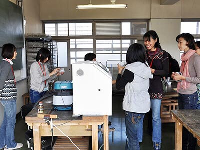 サンドブラストの自由制作の出張教室